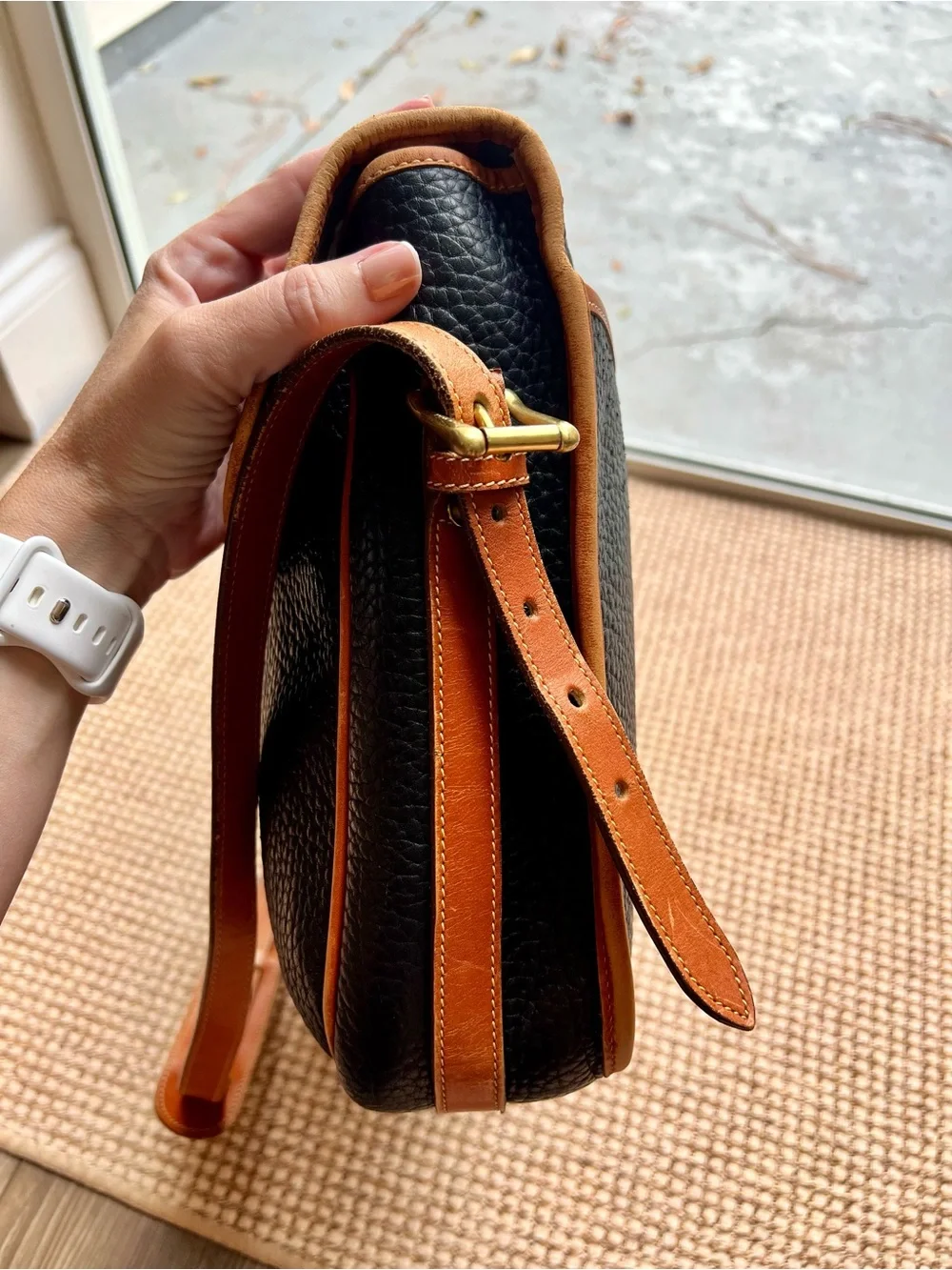 🦆 Vintage Dooney & Bourke AWL Black British Tan Messenger Briefcase USA